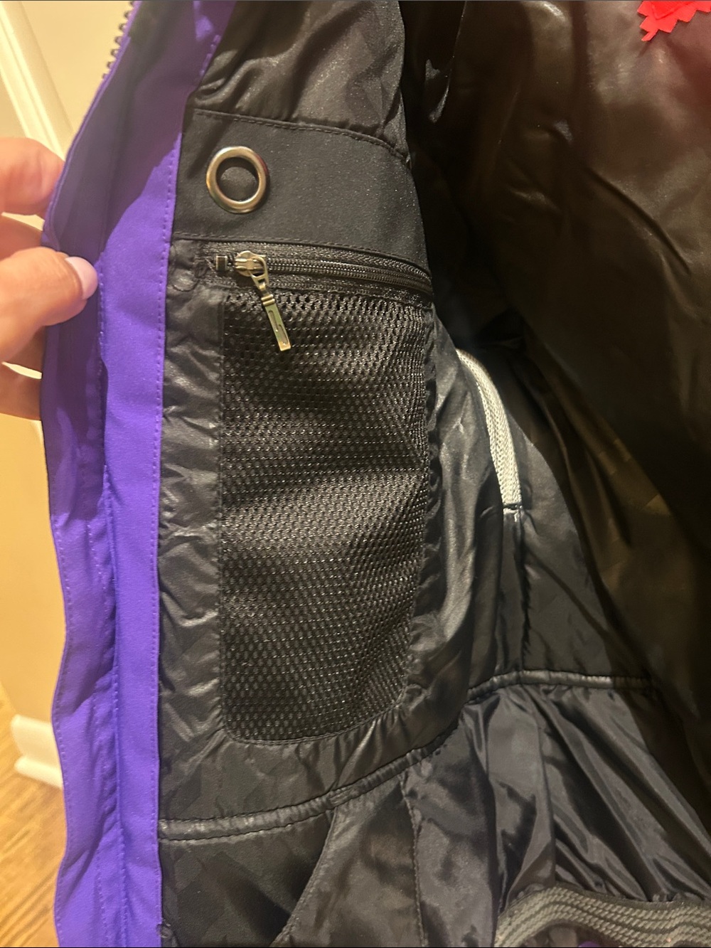 Obermeyer Purple and White Girls' Ski jacket - zippered pockets and hood - Picture 8 of 11